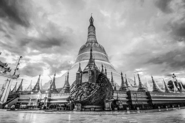 Framed Print : Shwemawdaw Pagoda Framed Print : Shwemawdaw Pagoda