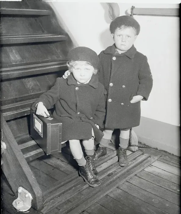 Framed Print : Siblings in Identical Outfits