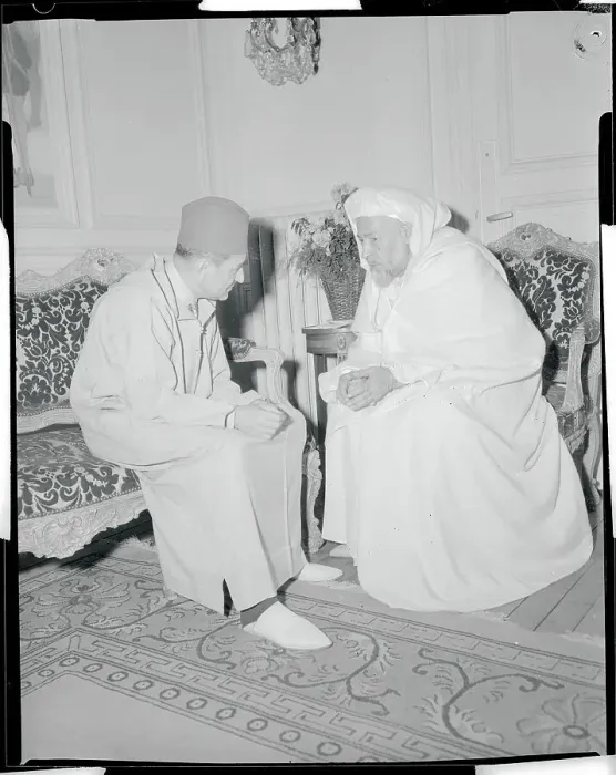 Framed Print : Sidi Ben Youssef Speaking with Laiyedi de Rhamna Framed Print : Sidi Ben Youssef Speaking with Laiyedi de Rhamna