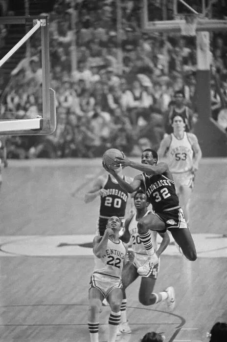 Framed Print : Sidney Moncrief with Basketball in Mid Air Framed Print : Sidney Moncrief with Basketball in Mid Air