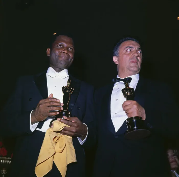 Framed Print : Sidney Poitier and Federico Fellini Holding Oscars Framed Print : Sidney Poitier and Federico Fellini Holding Oscars