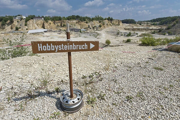 Sign to a Hobbysteinbruch, German for Hobby Quarry, quarry area of Untere Haardt, Altmuhltal, Solnhofen, Middle Franconia, Bavaria, Germany