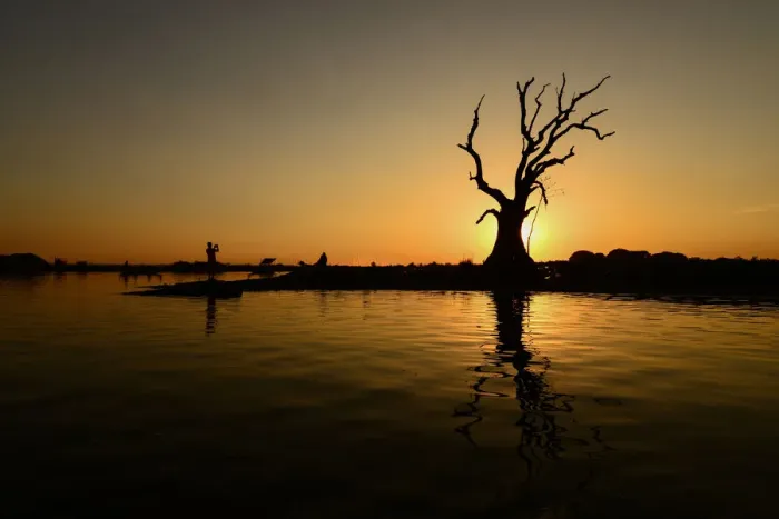 Framed Print : Silhouette at Myanmar Framed Print : Silhouette at Myanmar