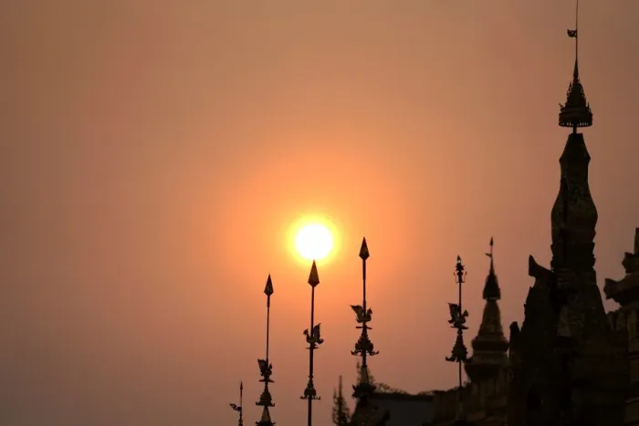 Framed Print : Silhouette suset pagoda in bagan mandalay Framed Print : Silhouette suset pagoda in bagan mandalay