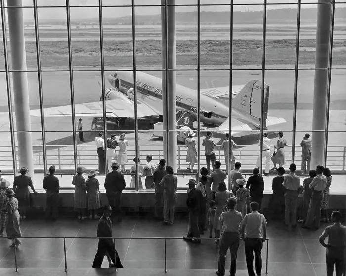 Framed Print : Silver DC-3