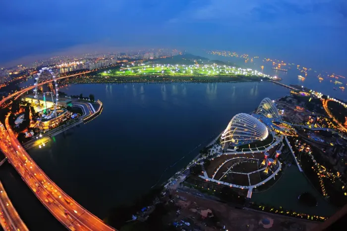 Framed Print : Singapore Flyer and Planet Marina Framed Print : Singapore Flyer and Planet Marina