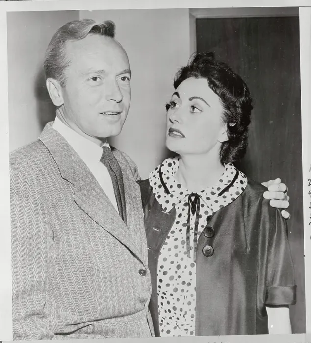 Framed Print : Singer Johnny Johnston and Wife Shirley Pausing at Courthouse Framed Print : Singer Johnny Johnston and Wife Shirley Pausing at Courthouse