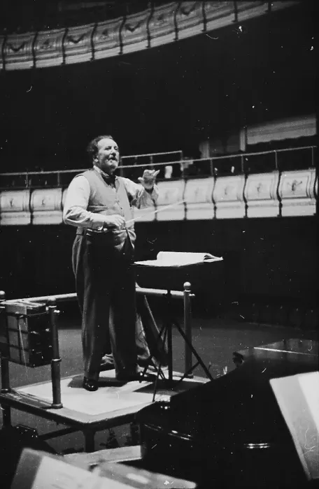 Framed Print : Sir Henry Rehearses Framed Print : Sir Henry Rehearses