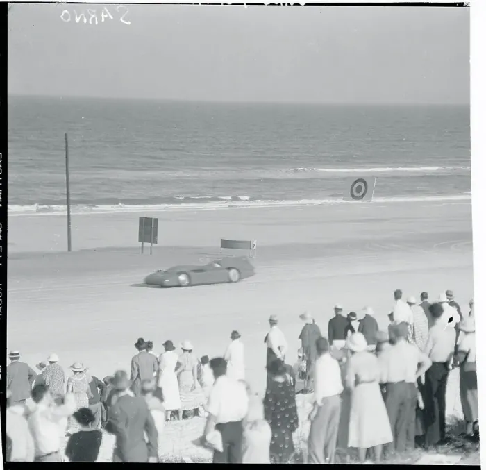 Framed Print : Sir Malcolm Campbell's Car Breaking Speed Record