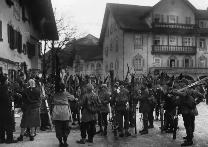 Framed Print : Ski Group. circa 1928: A group of tourists in Oberammergau waiting to go skiing in Bavaria Framed Print : Ski Group. circa 1928: A group of tourists in Oberammergau waiting to go skiing in Bavaria