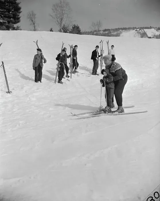Framed Print : Skiing Coach Making Tandem Run with Little Girl Framed Print : Skiing Coach Making Tandem Run with Little Girl