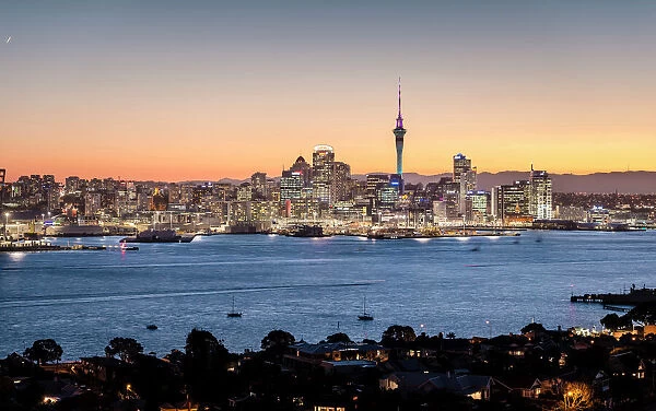 Skyline of Auckland with the Sky Tower at dusk, Auckland, North Island, New Zealand