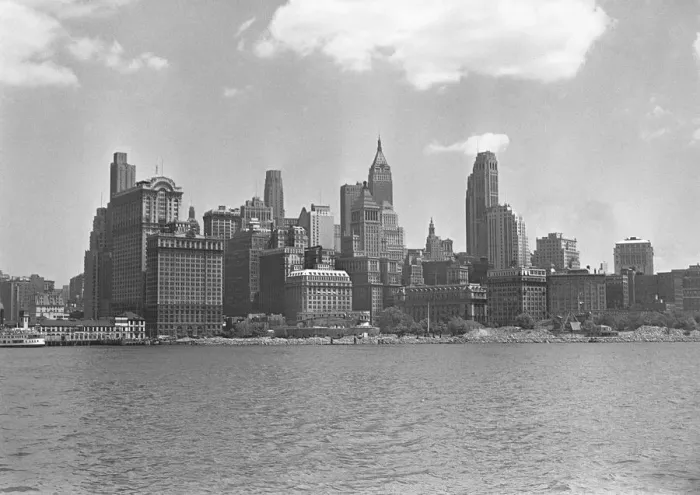Framed Print : Skyline of Manhattan, New York, USA, (B&W) Framed Print : Skyline of Manhattan, New York, USA, (B&W)