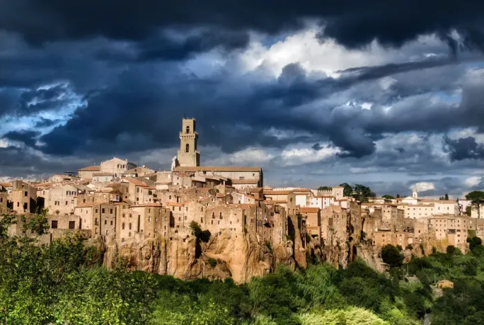 Framed Print : Skyline of Spectacular Medieval Pitigliano Framed Print : Skyline of Spectacular Medieval Pitigliano