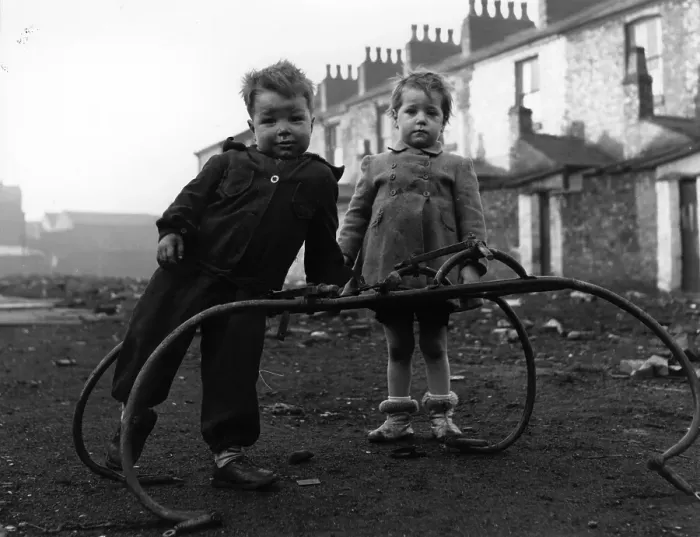 Framed Print : Slum Kids. Two children from the Hulme slum district of Manchester Framed Print : Slum Kids. Two children from the Hulme slum district of Manchester