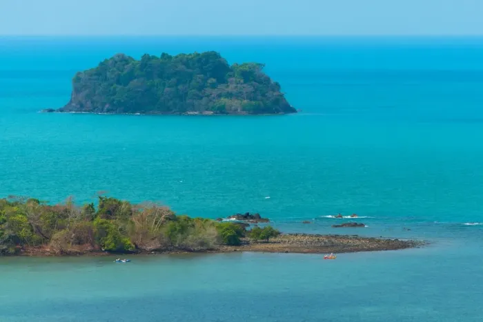 Framed Print : The small island are beside Koh Chang, Thailand Framed Print : The small island are beside Koh Chang, Thailand