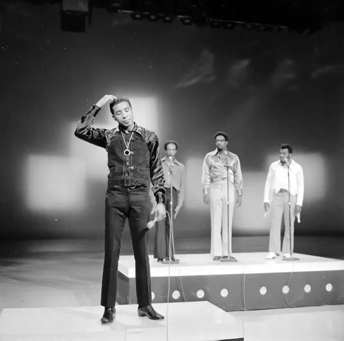 : Smokey Robinson & The Miracles On TV : Smokey Robinson & The Miracles On TV