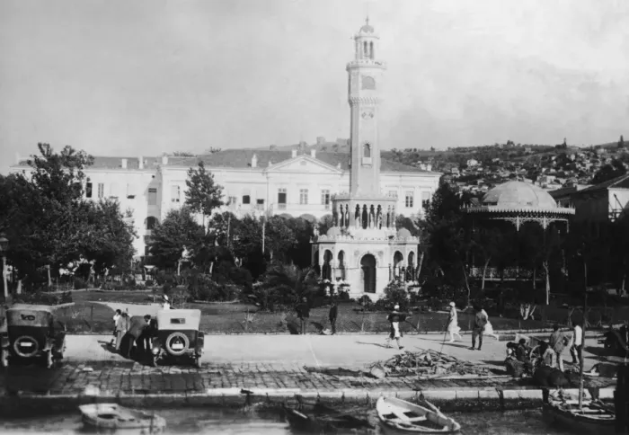 Framed Print : Smyrna. Government buildings in Smyrna (modern Izmir) in eastern Turkey, circa 1920 Framed Print : Smyrna. Government buildings in Smyrna (modern Izmir) in eastern Turkey, circa 1920