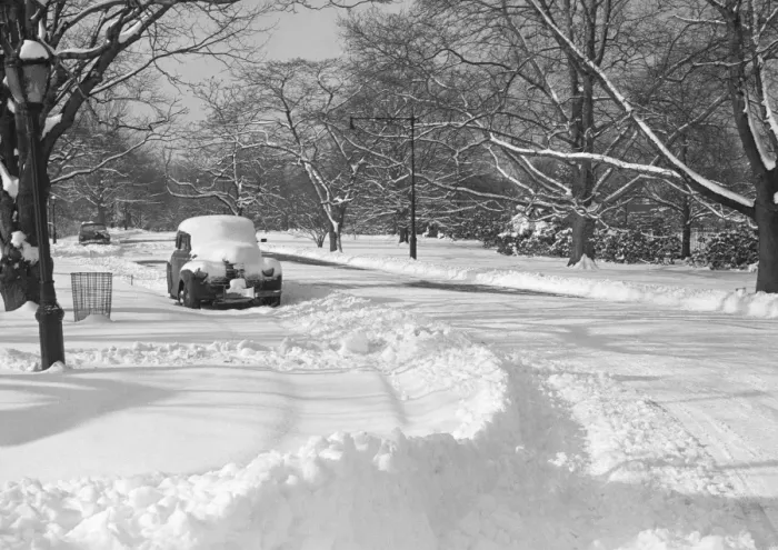 Framed Print : Snow capped car on street, (B&W) Framed Print : Snow capped car on street, (B&W)