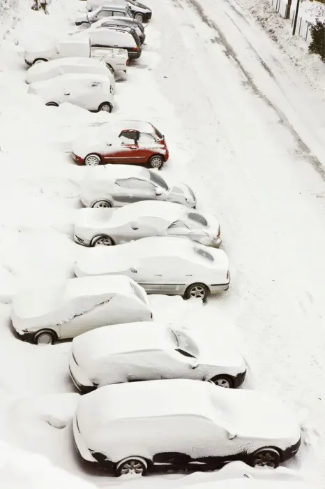 Framed Print : Snow-covered cars in Pienza, Tuscany, Italy, Europe Framed Print : Snow-covered cars in Pienza, Tuscany, Italy, Europe