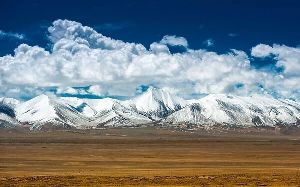 Snow mountain range in Tibetan plateau