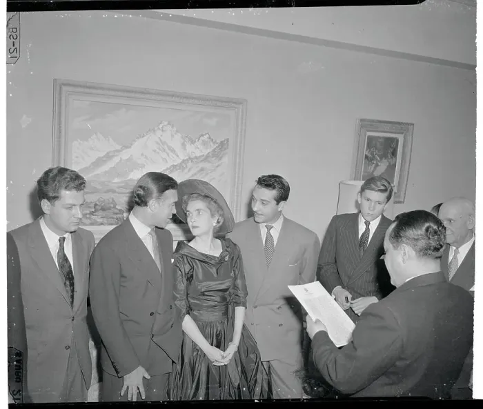 Framed Print : Socialite Barbara Hutton and Porfirio Rubirosa at Their Wedding Framed Print : Socialite Barbara Hutton and Porfirio Rubirosa at Their Wedding