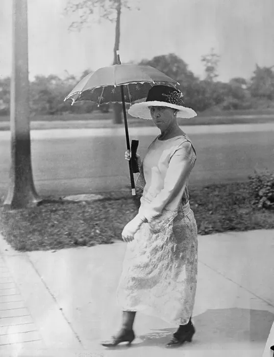 Framed Print : Socialite Edith Rockefeller McCormick with Umbrella Framed Print : Socialite Edith Rockefeller McCormick with Umbrella