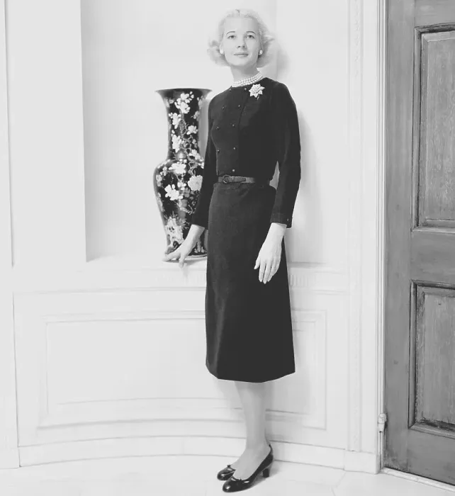 Framed Print : Socialite Lucy Cochrane Guest Framed Print : Socialite Lucy Cochrane Guest