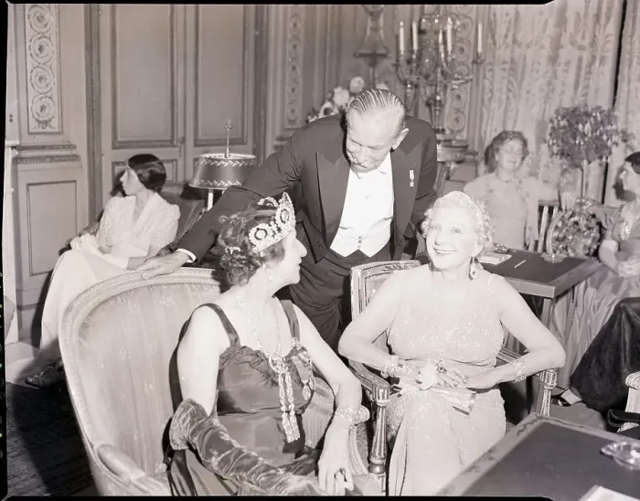 Framed Print : Socialites at Benefit at Vanderbilt's