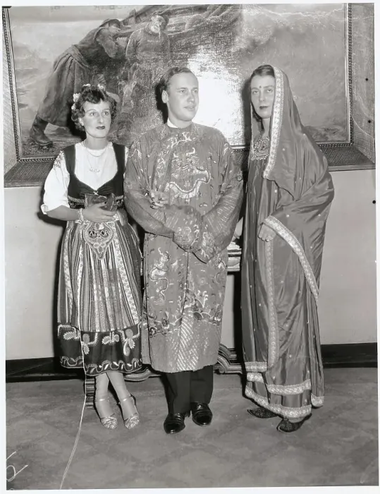Framed Print : Socialites Posing at Beaux-Arts Ball