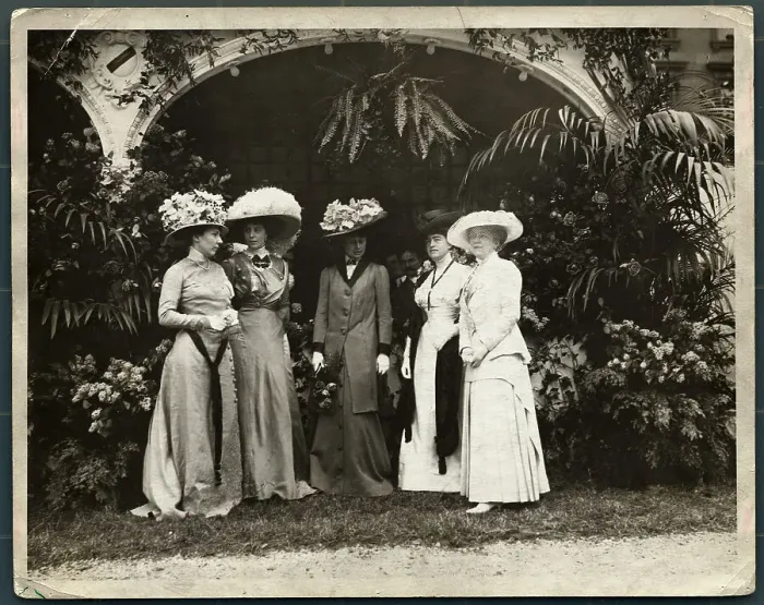 Framed Print : Society Ladies at Garden Party Framed Print : Society Ladies at Garden Party
