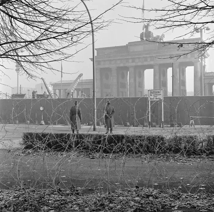 Framed Print : Soldiers and Barbed Wire at Berlin Wall Framed Print : Soldiers and Barbed Wire at Berlin Wall