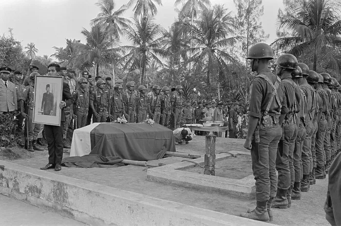 Framed Print : Soldiers at President Sukarno's Funeral Framed Print : Soldiers at President Sukarno's Funeral
