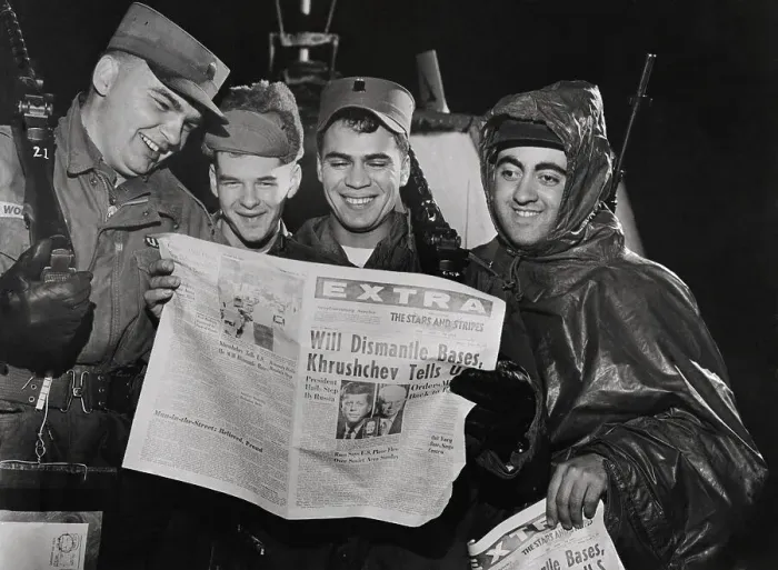 Framed Print : Soldiers Reading Newspaper on Cuba Framed Print : Soldiers Reading Newspaper on Cuba