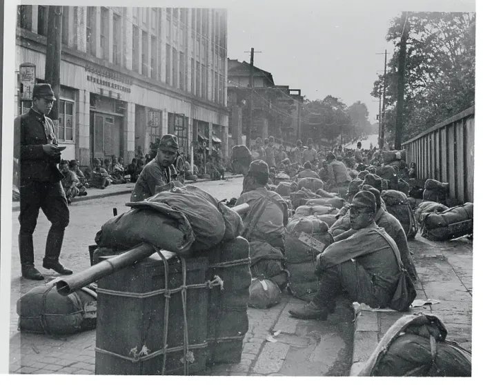 Framed Print : Soldiers Sitting in Tokyo Street Framed Print : Soldiers Sitting in Tokyo Street