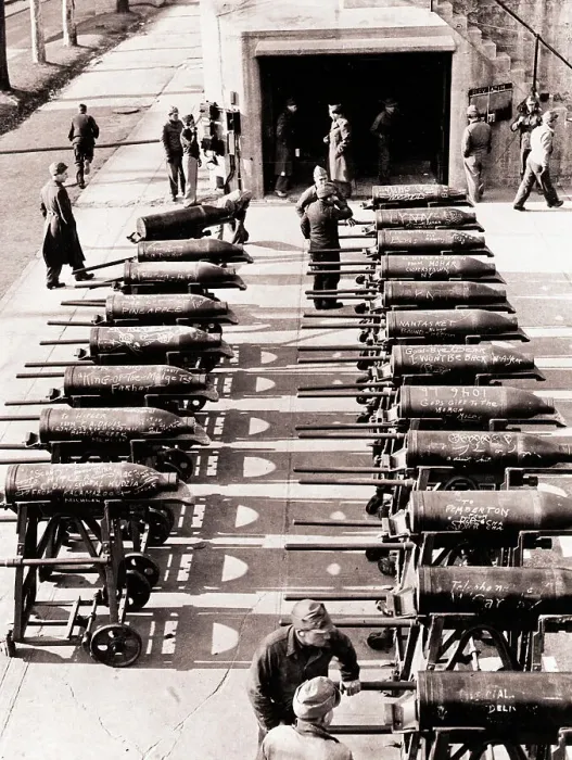 Framed Print : Soldiers Write Messages on Test Shells