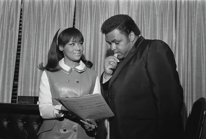 Framed Print : Solomon Burke And Tamiko Jones Framed Print : Solomon Burke And Tamiko Jones