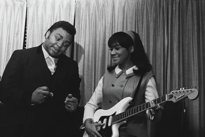 Framed Print : Solomon Burke And Tamiko Jones Framed Print : Solomon Burke And Tamiko Jones