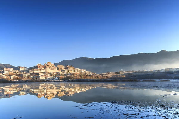 Songzanlin Temple, Ganden Sumtseling Monastery, a Tibetan Buddhist monastery in Zhongdian city( Shangri-La)