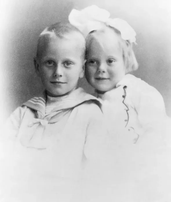 Framed Print : Sonja Henie W / Her Brother Lief Henie Framed Print : Sonja Henie W / Her Brother Lief Henie
