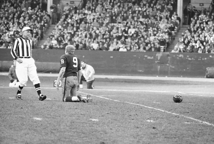 Framed Print : Sonny Jurgensen Kneeling on Ground Framed Print : Sonny Jurgensen Kneeling on Ground