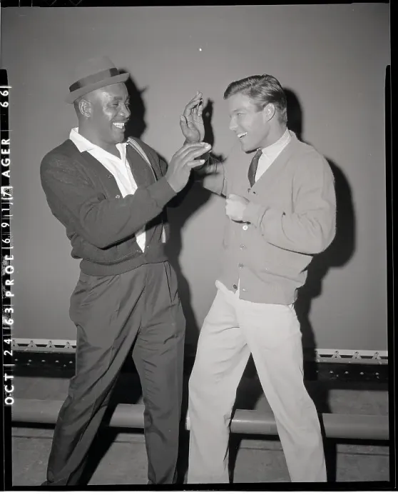Framed Print : Sonny Liston and Richard Chamberlain Framed Print : Sonny Liston and Richard Chamberlain