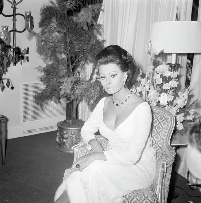 Framed Print : Sophia Loren and Carlo Ponti Relaxing Before Premiere