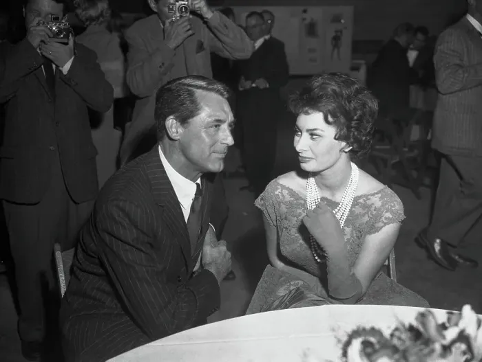 Framed Print : Sophia Loren with Cary Grant Framed Print : Sophia Loren with Cary Grant