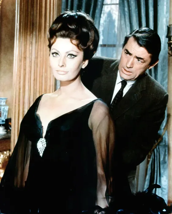 Framed Print : Sophia Loren And Gregory Peck In Arabesque Framed Print : Sophia Loren And Gregory Peck In Arabesque
