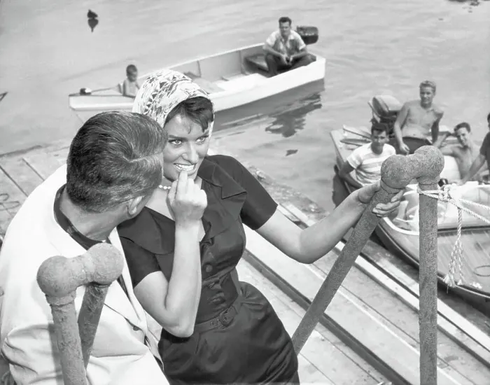 Framed Print : Sophia Loren at Park With Cary Grant Framed Print : Sophia Loren at Park With Cary Grant