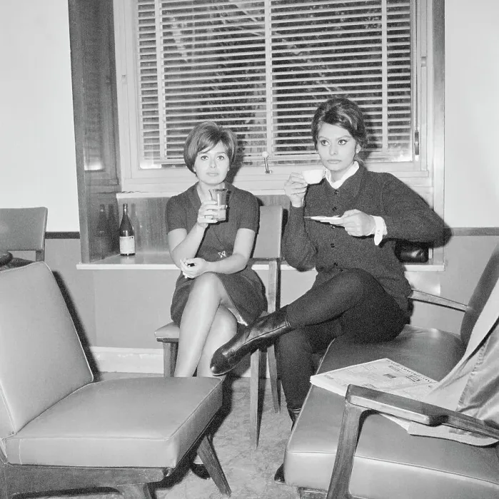 Framed Print : Sophia Loren and Sister Sharing Coffee Break Framed Print : Sophia Loren and Sister Sharing Coffee Break