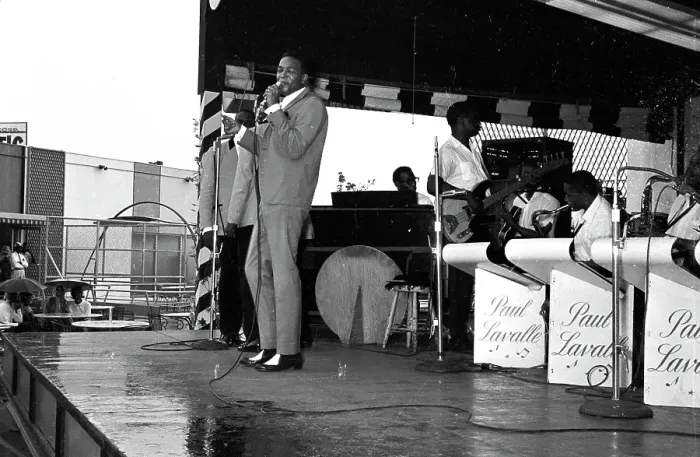 Framed Print : Soul Singer With The Spinners In NY Framed Print : Soul Singer With The Spinners In NY