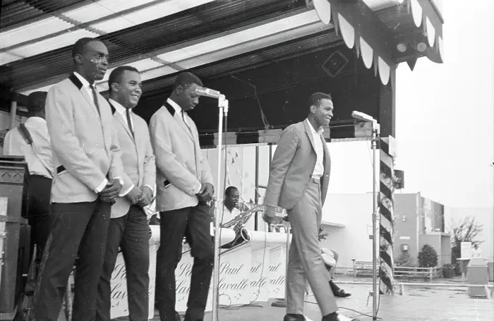 Framed Print : Soul Singer With The Spinners In NY