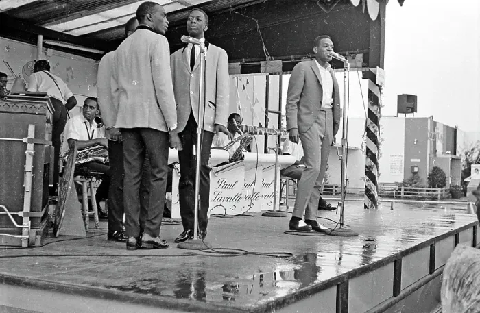 Framed Print : Soul Singer With The Spinners In NY Framed Print : Soul Singer With The Spinners In NY